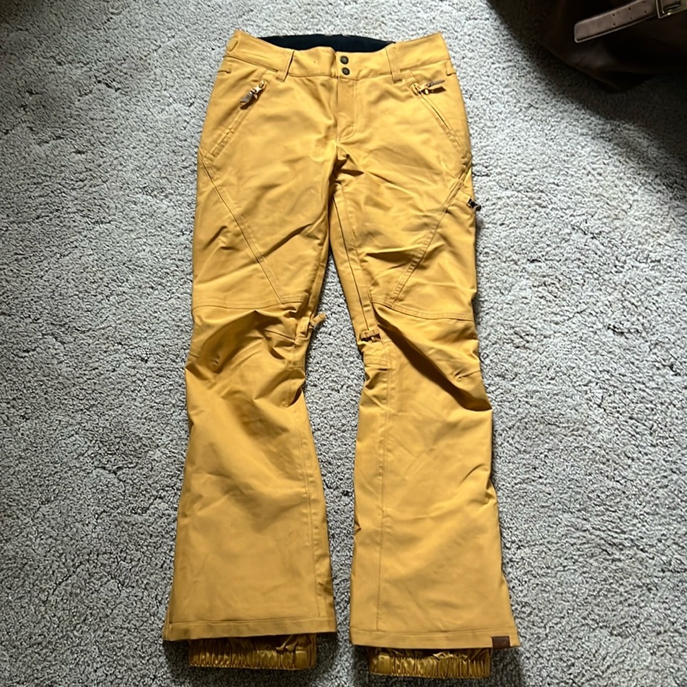 Roxy ski/snowboarding pants, size M.